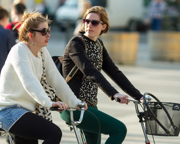 Do práce na kole, pěšky či poklusem vyráží téměř 16 000 lidí