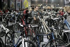 Bezpečnou sezonu na kolech odstartuje jarní veletrh For Bikes