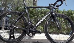 Kolo Chrise Frooma:  Pinarello Dogma F10 X-Light 