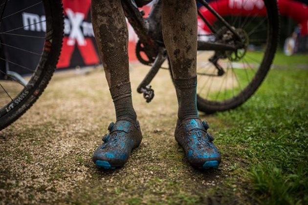 Cyklista se vydá na 1000 kilometrů dlouhou cestu v žabkách