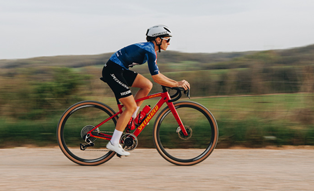 Specialized Diverge 4 má přepracovanou geometrii a více prostoru pro pláště