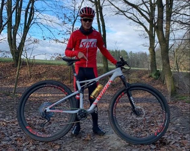 S-Works Epic AXS týmu NUTREND SPECIALIZED v souboji MTB TRICK BATTLE!