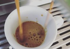 Budou si muset profíci dát bacha na kafe? 