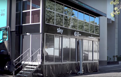 Video prohlídka pojízdného domu týmu Sky
