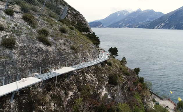 Kolem jezera Lago di Garda se staví cyklostezka. Má být nejúžasnější na světě