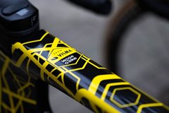 Stáj Visma-Lease a Bike vykradena na Vueltě. Tým přišel o většinu kol