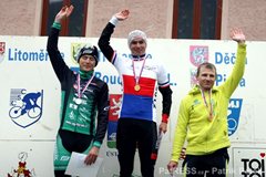 Akademické tituly bral Hudeček, Hranaiová a Kolářová