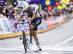 Tour of Flanders 2024: Mathieu Van Der Poel dominuje