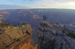 Projeďte si Grand Canyon s Brumottim, tedy pokud nemáte závratě!