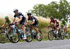 Italští cyklisté údajně platili za možnost závodit