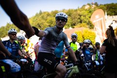 MTB závod v kulisách lázeňského města? Přesně tak - tohle je ČEZ Karlovy Vary!