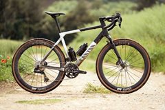 Full Mounty kokpit? Canyon Grizl 2025 se nebojí vybočit z řady
