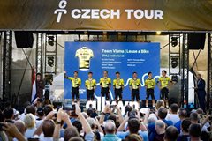 Praha aplaudovala hvězdám Czech Tour na Hradčanském náměstí