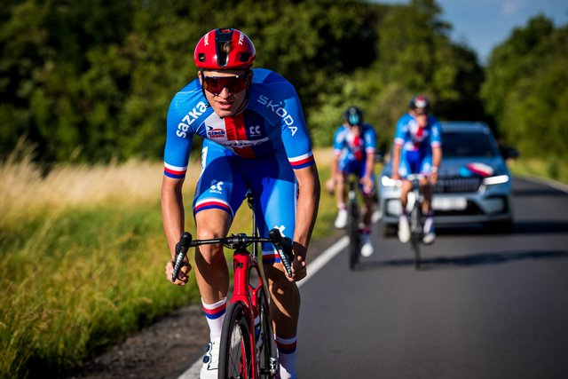 Početná výprava českých cyklistů vyráží na silniční mistrovství Evropy do Nizozemska