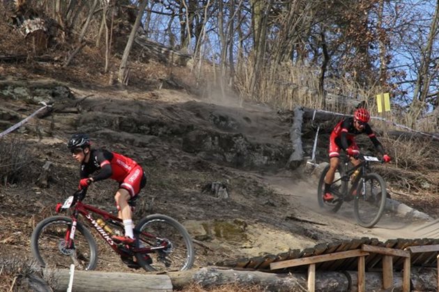 Bedrníková a Konečný vítězi úvodního Pražského MTB poháru v Motole!