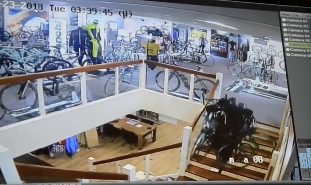 Zloději odcizili za tři minuty kola za více než 2,5 mil. korun