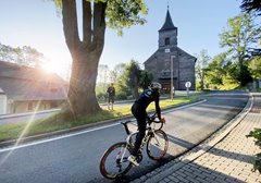 Ultracyklista Dan Polman objel Česko a Slovensko za 8 dní!