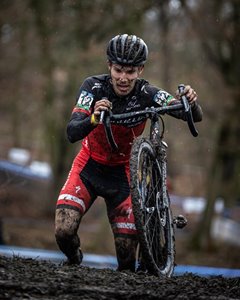 Nutrend Specialized Racing: Zatloukal stříbrný třiadvacítkář na republikovém MČR v cyklokrosu!