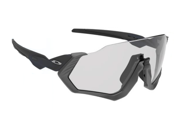 Schurter se ukázal v novém modelu brýlí Oakley