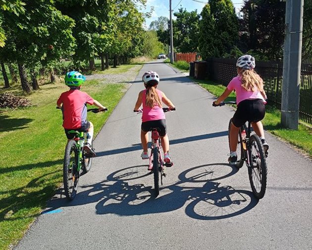 Cyklistika s dětmi: Jak začít bezpečně a hravě radí fyzioterapeut z Nemocnice AGEL Český Těšín