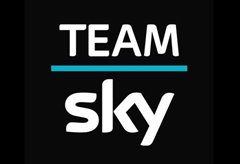 Britský cyklistický svaz uklízí (tým Sky) 