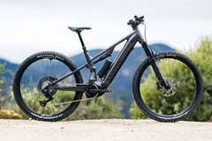 Canyon Neuron:ON AL – dostupný a schopný trailový e‑bike, který demokratizuje výkon